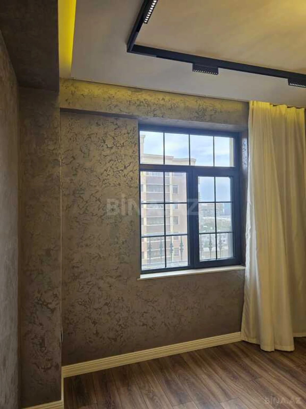 Satılır 3 otaqlı mənzil 114 m²