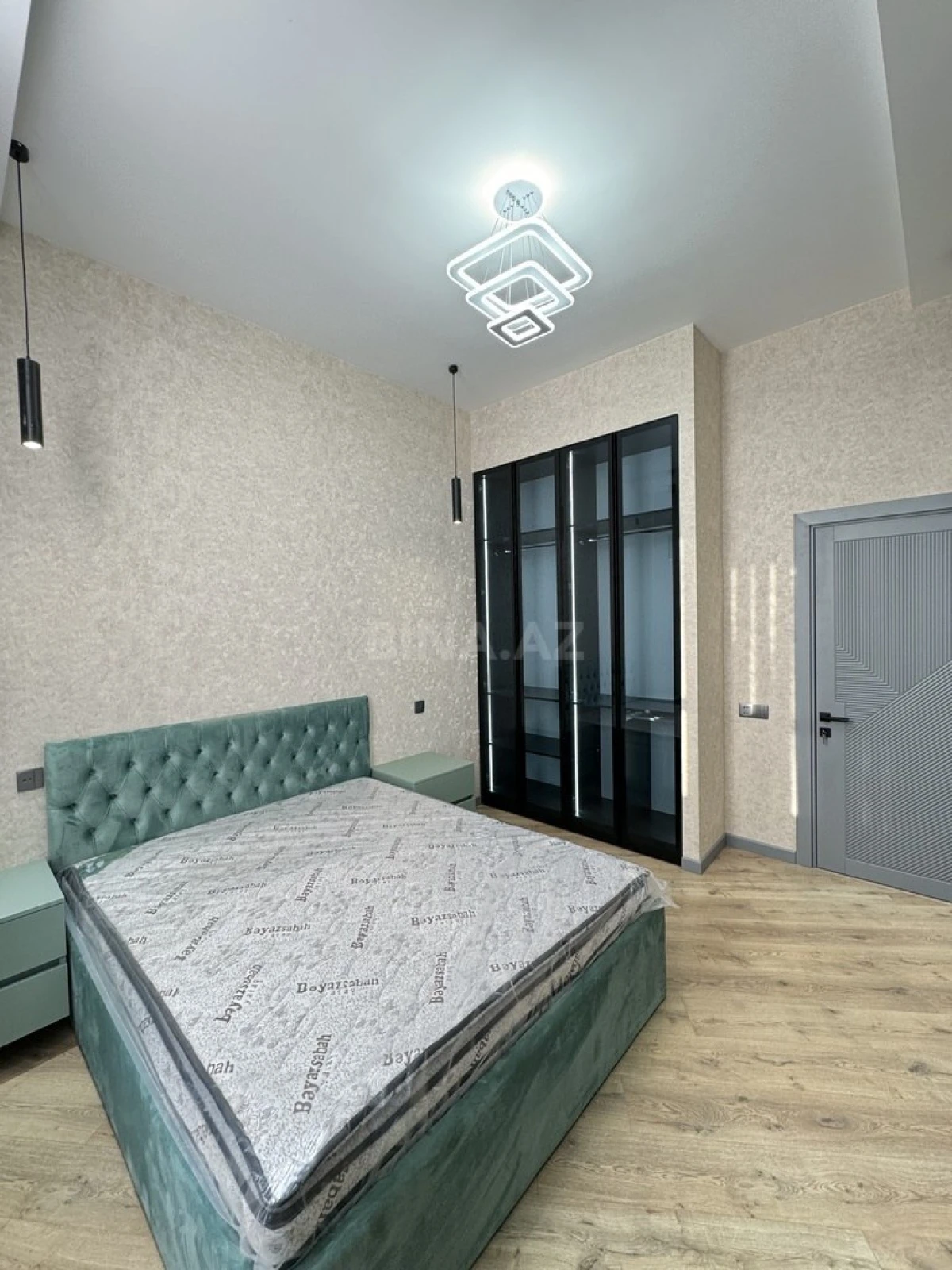 Satılır 4 otaqlı həyət evi 180 m²