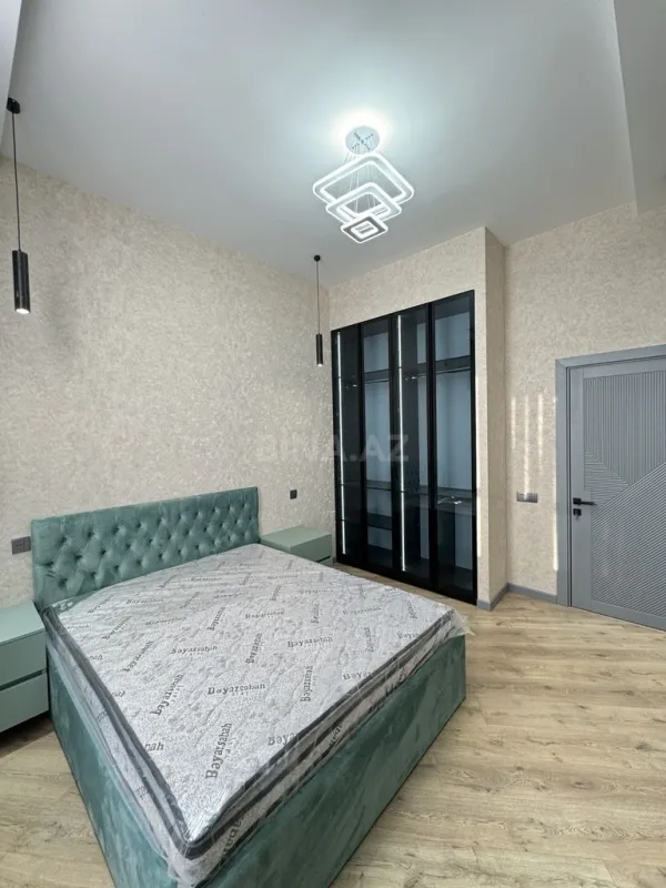 Satılır 4 otaqlı həyət evi 180 m²
