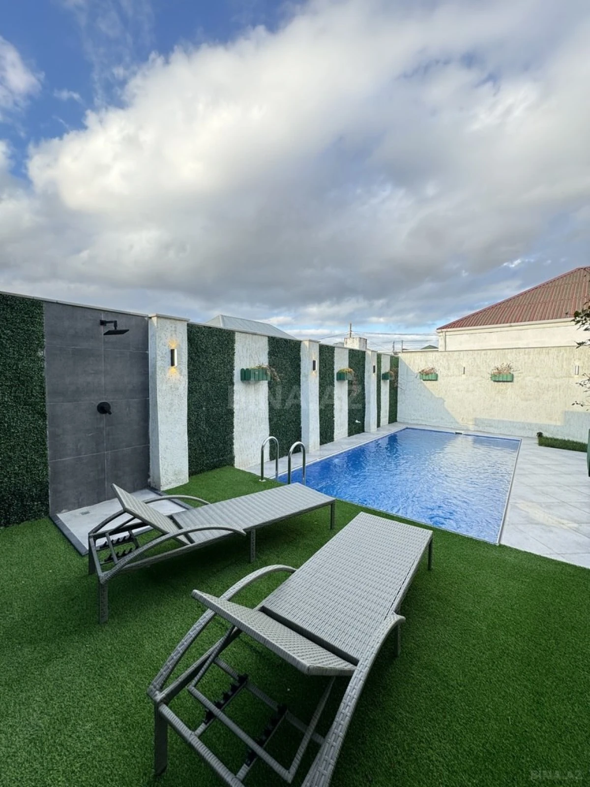 Satılır 4 otaqlı həyət evi 180 m²