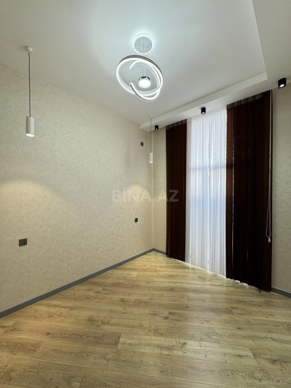 Satılır 4 otaqlı həyət evi 180 m²