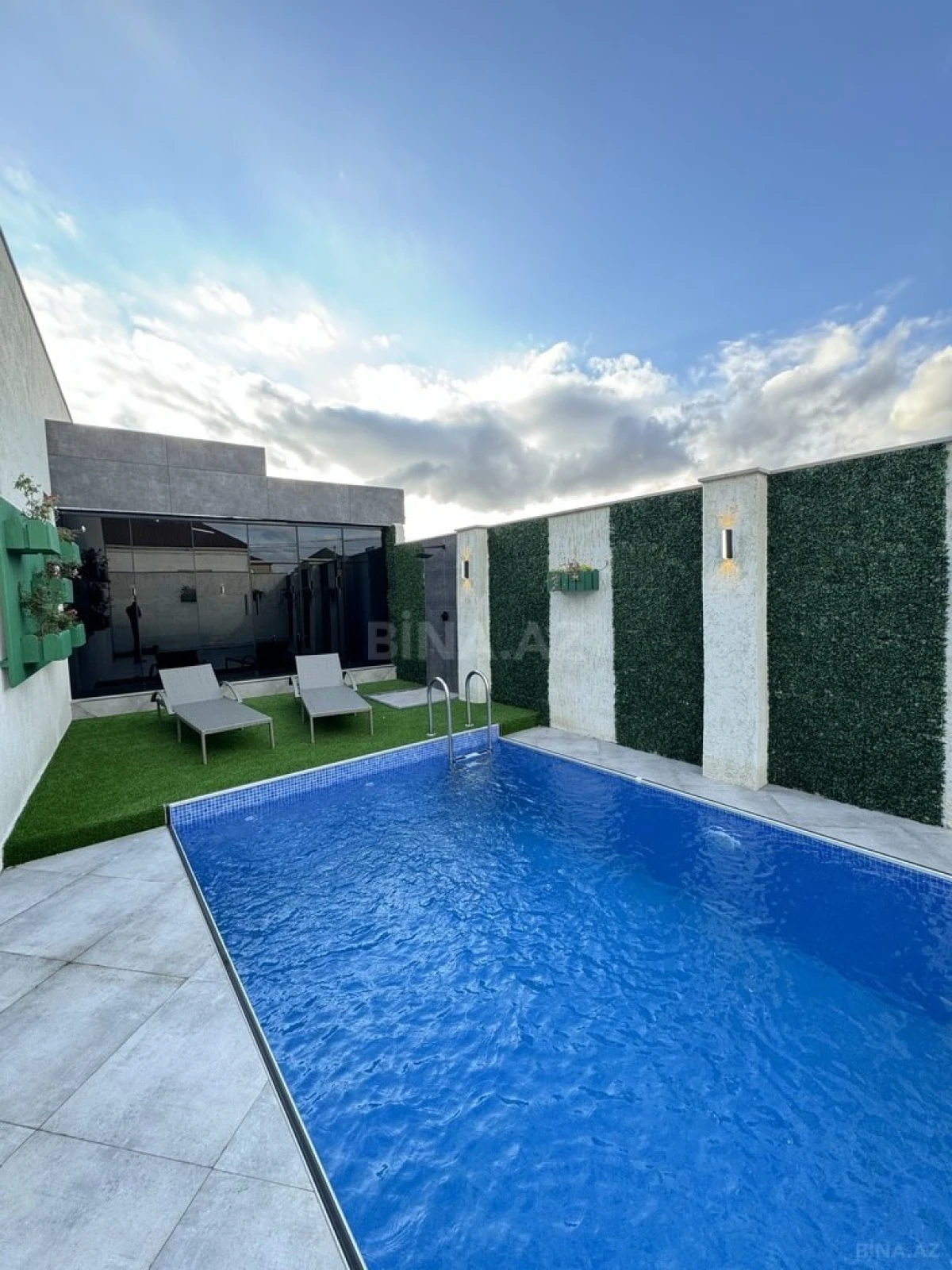 Satılır 4 otaqlı həyət evi 180 m²