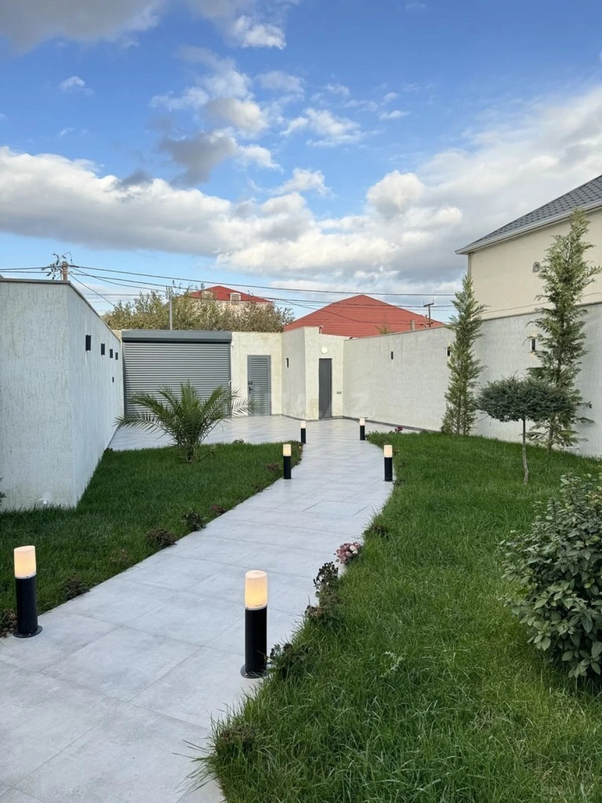 Satılır 4 otaqlı həyət evi 180 m²