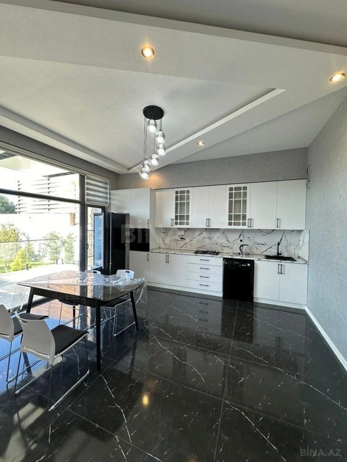 Kirayə verilir 5 otaqlı həyət evi 280 m²