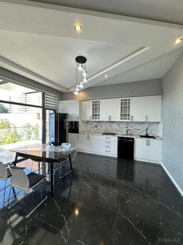 Kirayə verilir 5 otaqlı həyət evi 280 m²