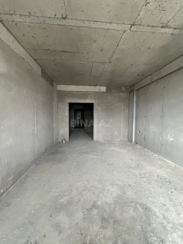 Satılır 4 otaqlı mənzil 173 m²