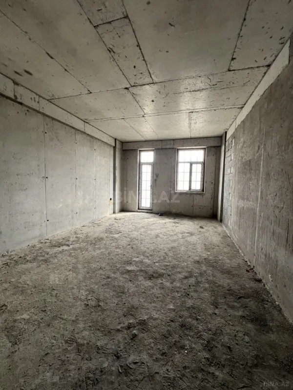 Satılır 4 otaqlı mənzil 173 m²