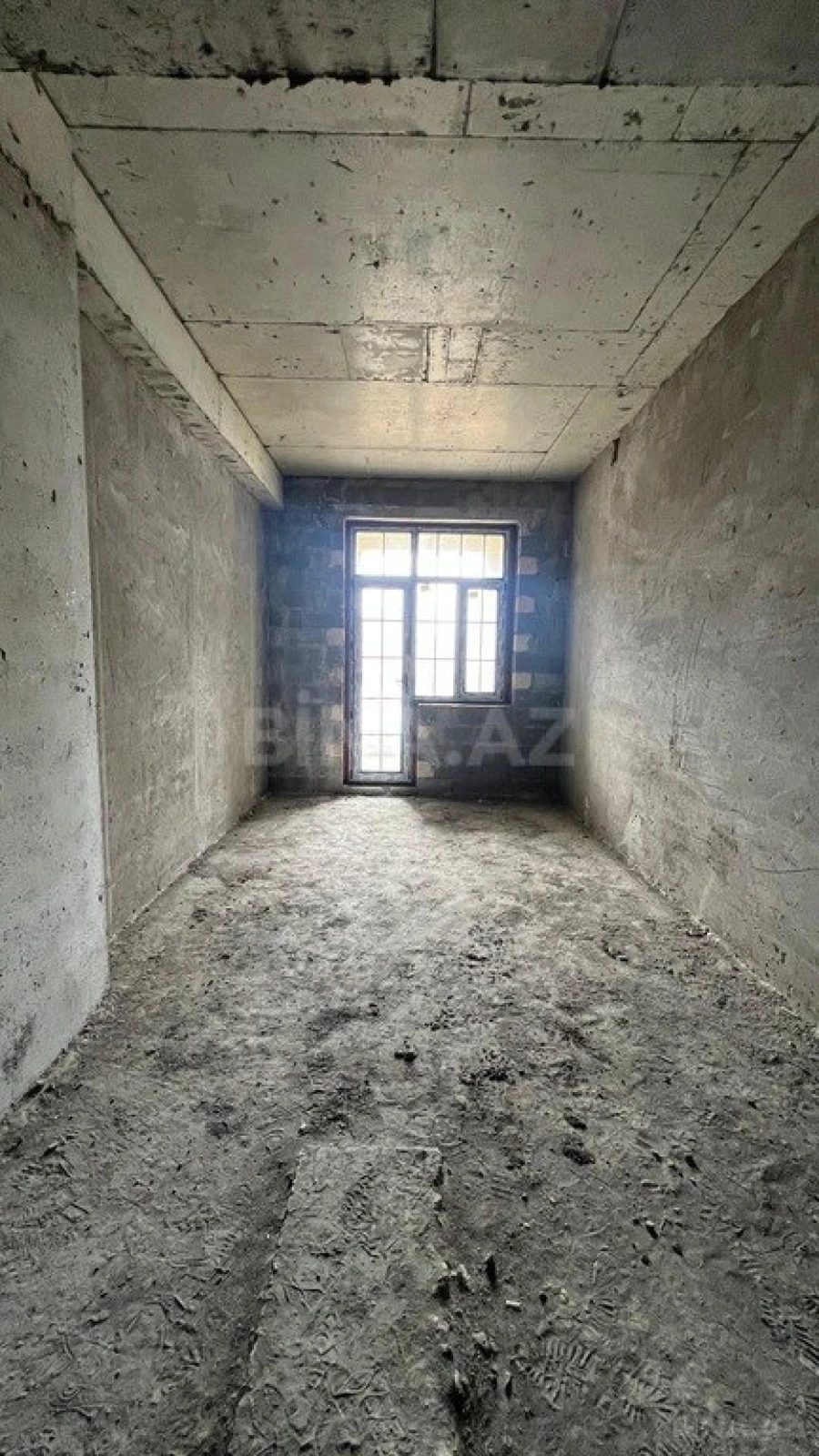 Satılır 4 otaqlı mənzil 173 m²