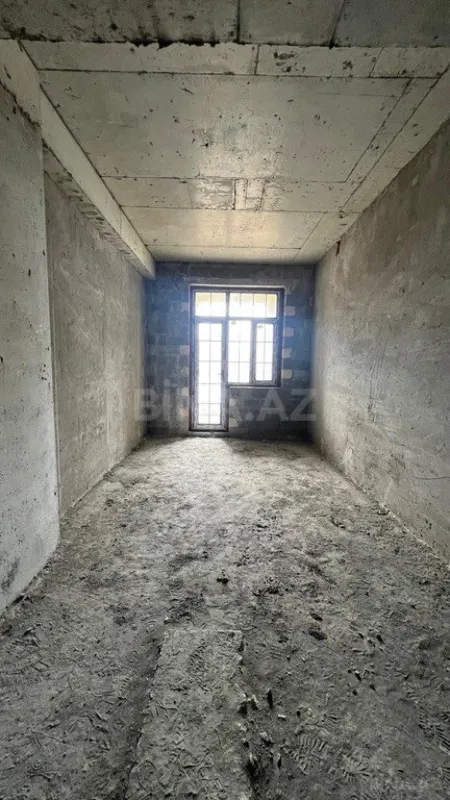 Satılır 4 otaqlı mənzil 173 m²