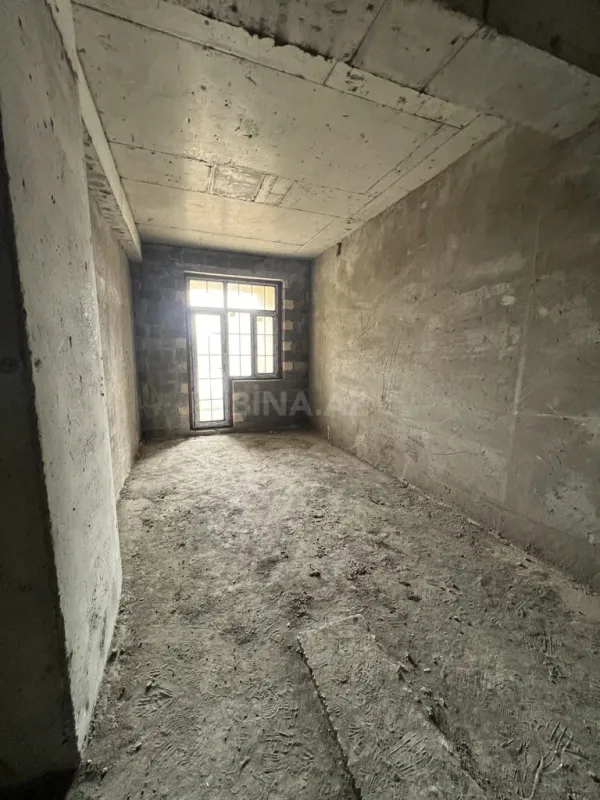 Satılır 4 otaqlı mənzil 173 m²