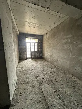 Satılır 4 otaqlı mənzil 173 m²