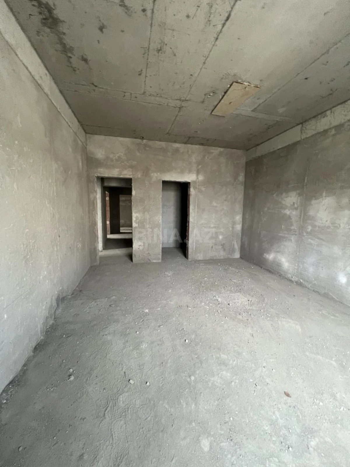 Satılır 4 otaqlı mənzil 173 m²