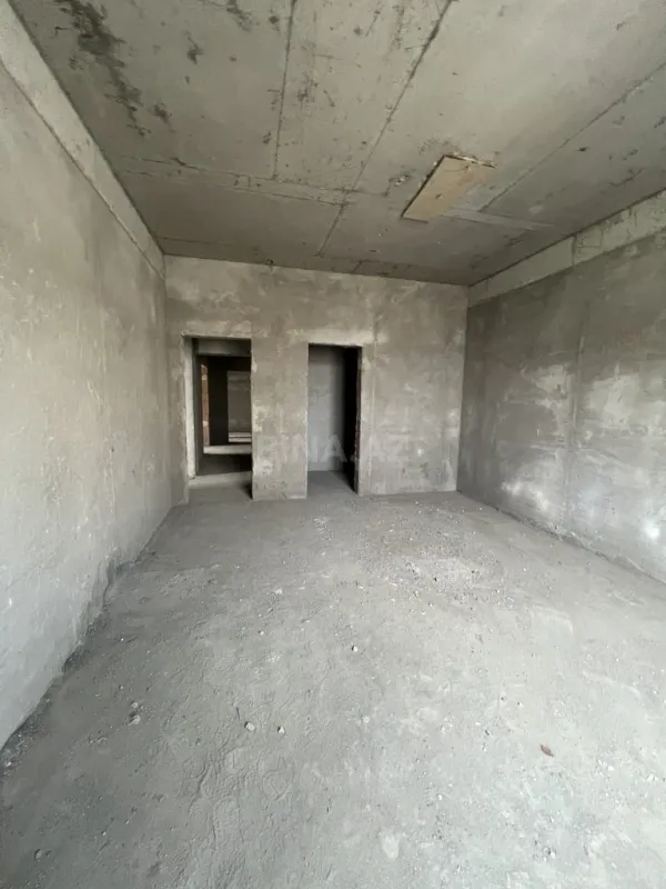 Satılır 4 otaqlı mənzil 173 m²