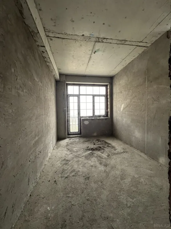 Satılır 4 otaqlı mənzil 173 m²