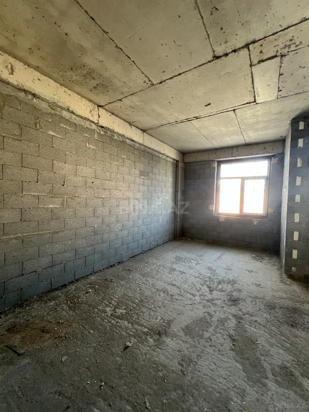 Satılır 4 otaqlı mənzil 173 m²