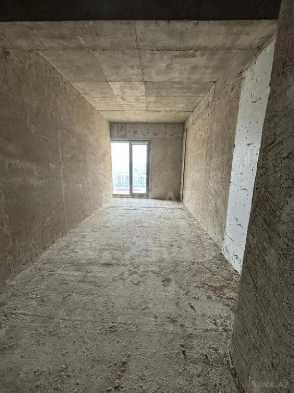 Satılır 3 otaqlı mənzil 157 m²