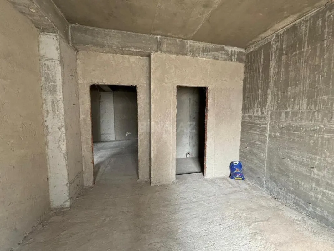 Satılır 3 otaqlı mənzil 157 m²