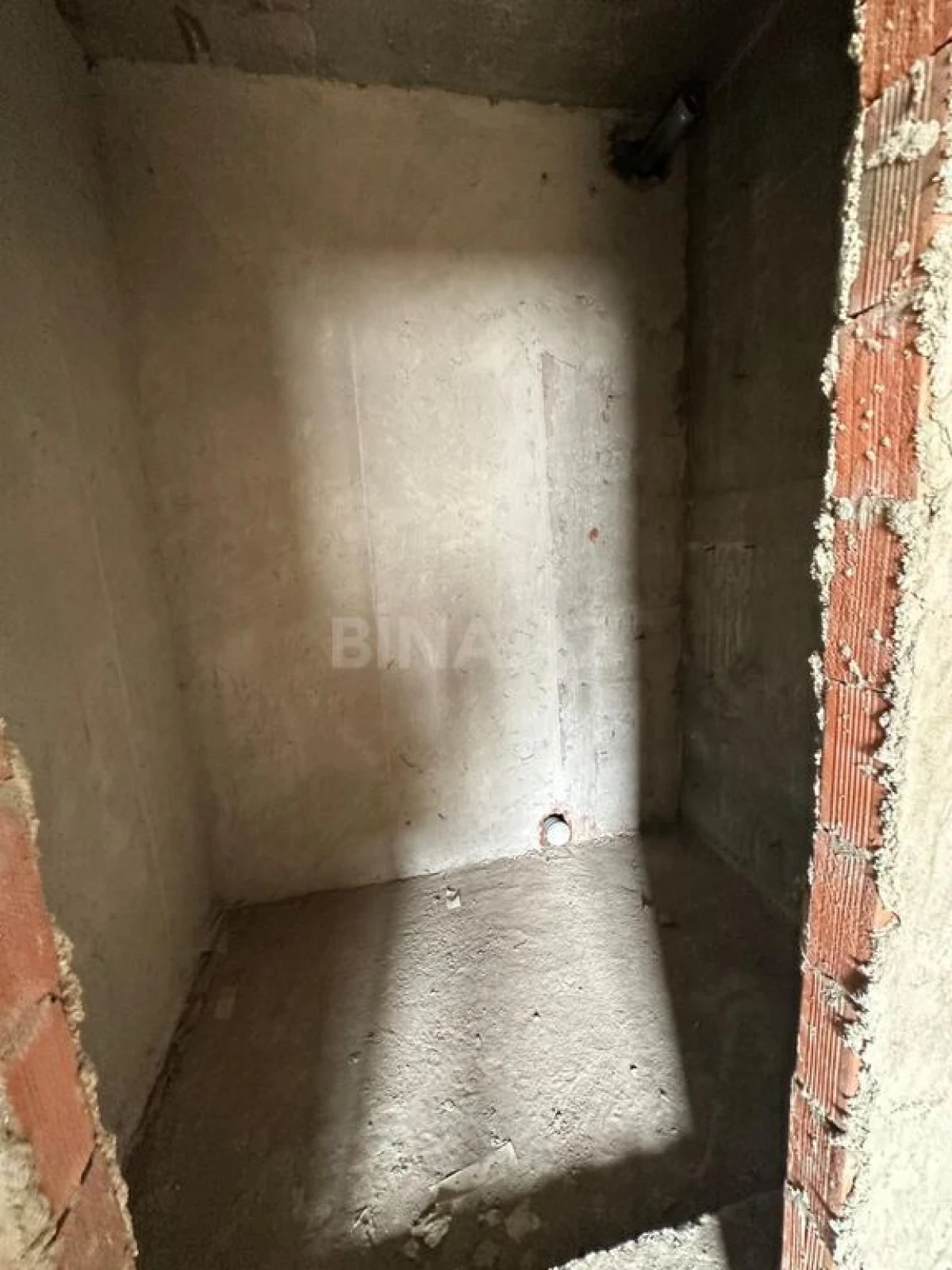 Satılır 3 otaqlı mənzil 157 m²