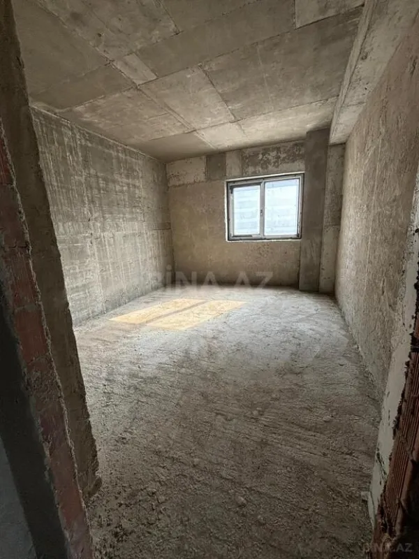 Satılır 3 otaqlı mənzil 157 m²