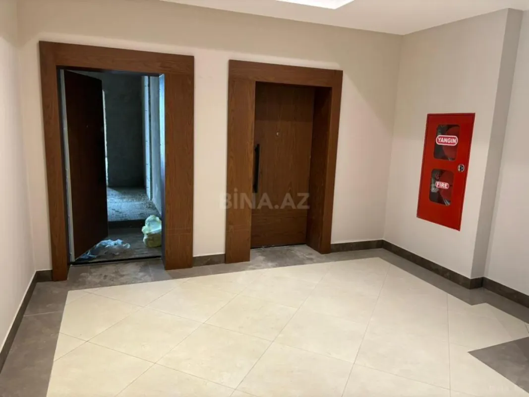 Satılır 3 otaqlı mənzil 157 m²
