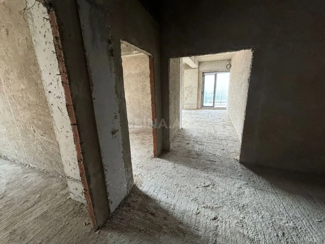Satılır 3 otaqlı mənzil 157 m²