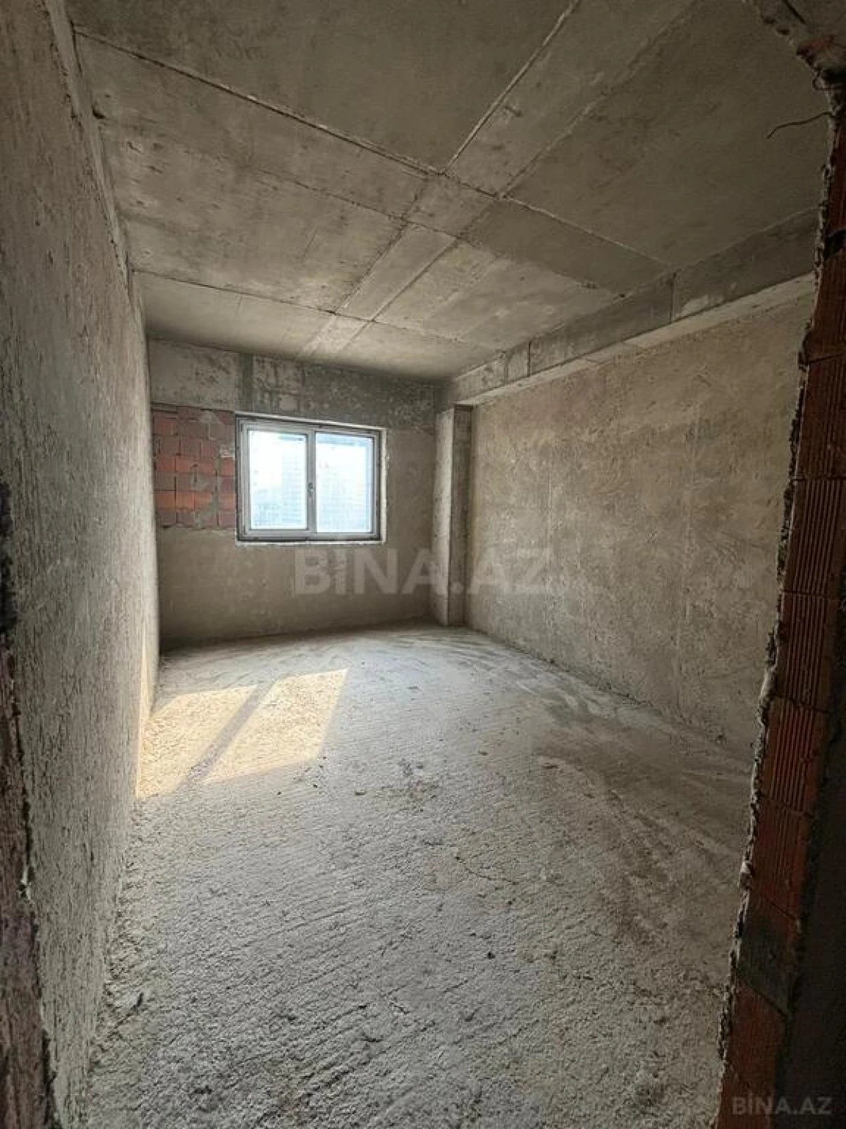 Satılır 3 otaqlı mənzil 157 m²