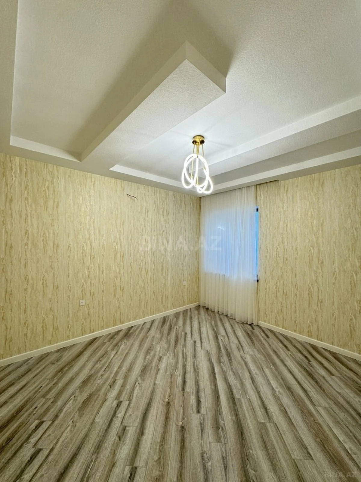 Satılır 4 otaqlı həyət evi 180 m²