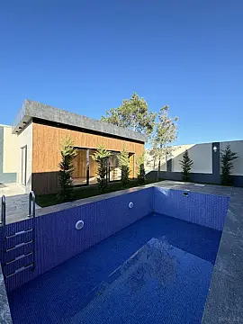 Satılır 4 otaqlı həyət evi 180 m²