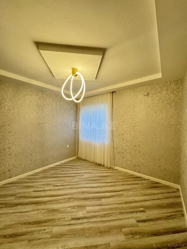 Satılır 4 otaqlı həyət evi 180 m²