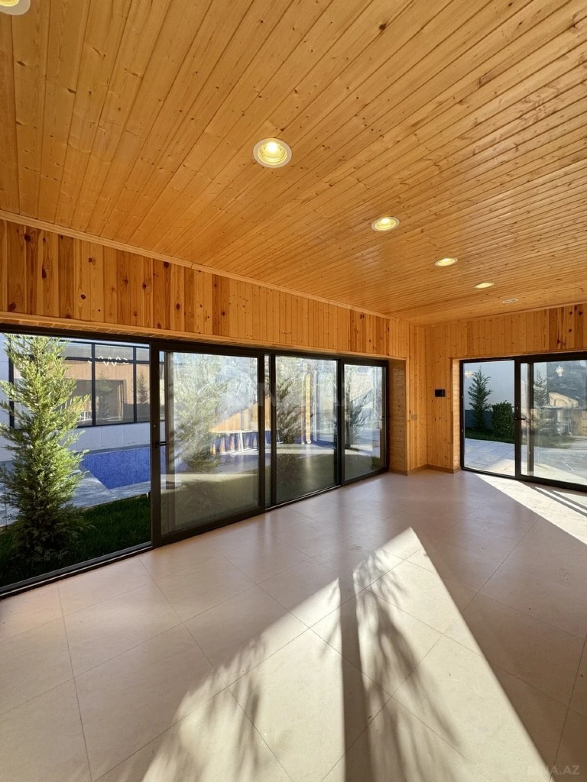 Satılır 4 otaqlı həyət evi 180 m²