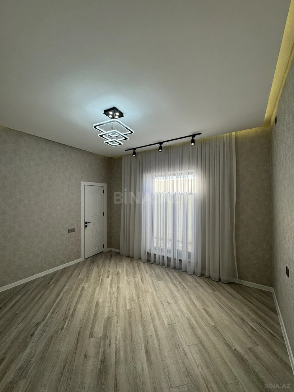 Satılır 4 otaqlı həyət evi 155 m²