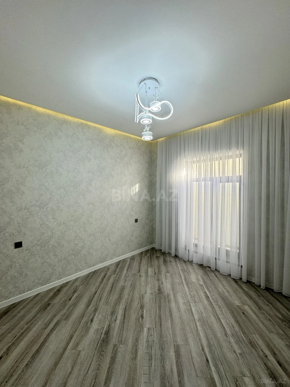 Satılır 4 otaqlı həyət evi 155 m²