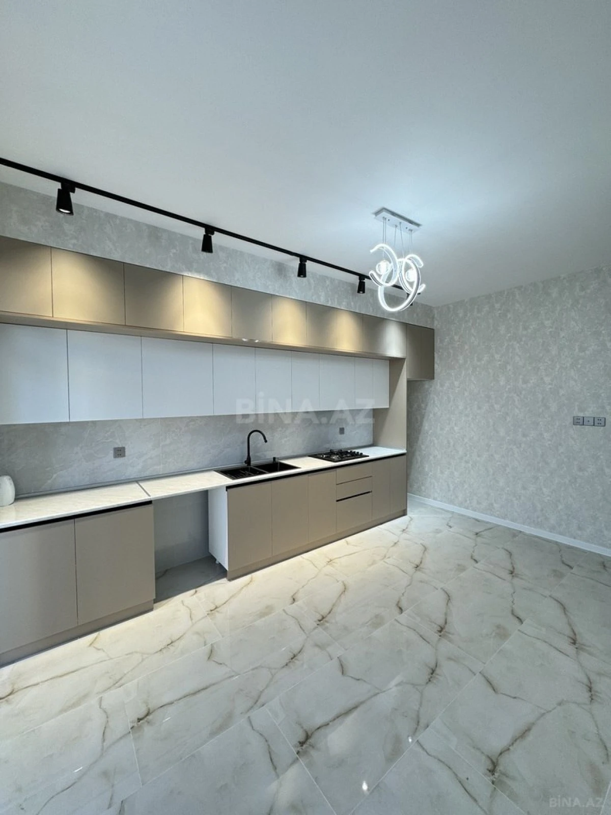 Satılır 4 otaqlı həyət evi 155 m²