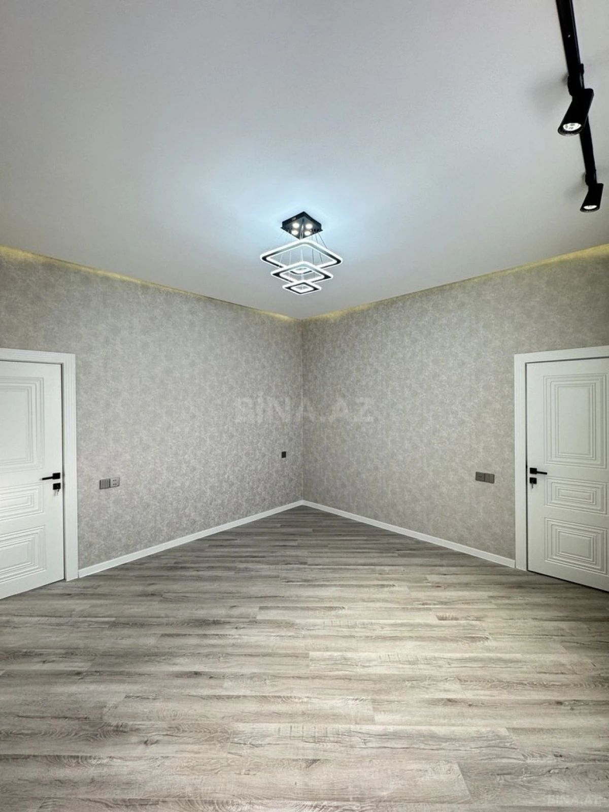 Satılır 4 otaqlı həyət evi 155 m²