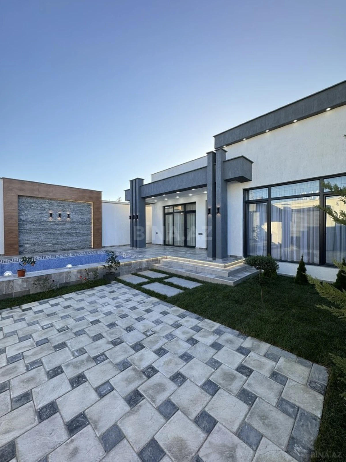 Satılır 4 otaqlı həyət evi 155 m²