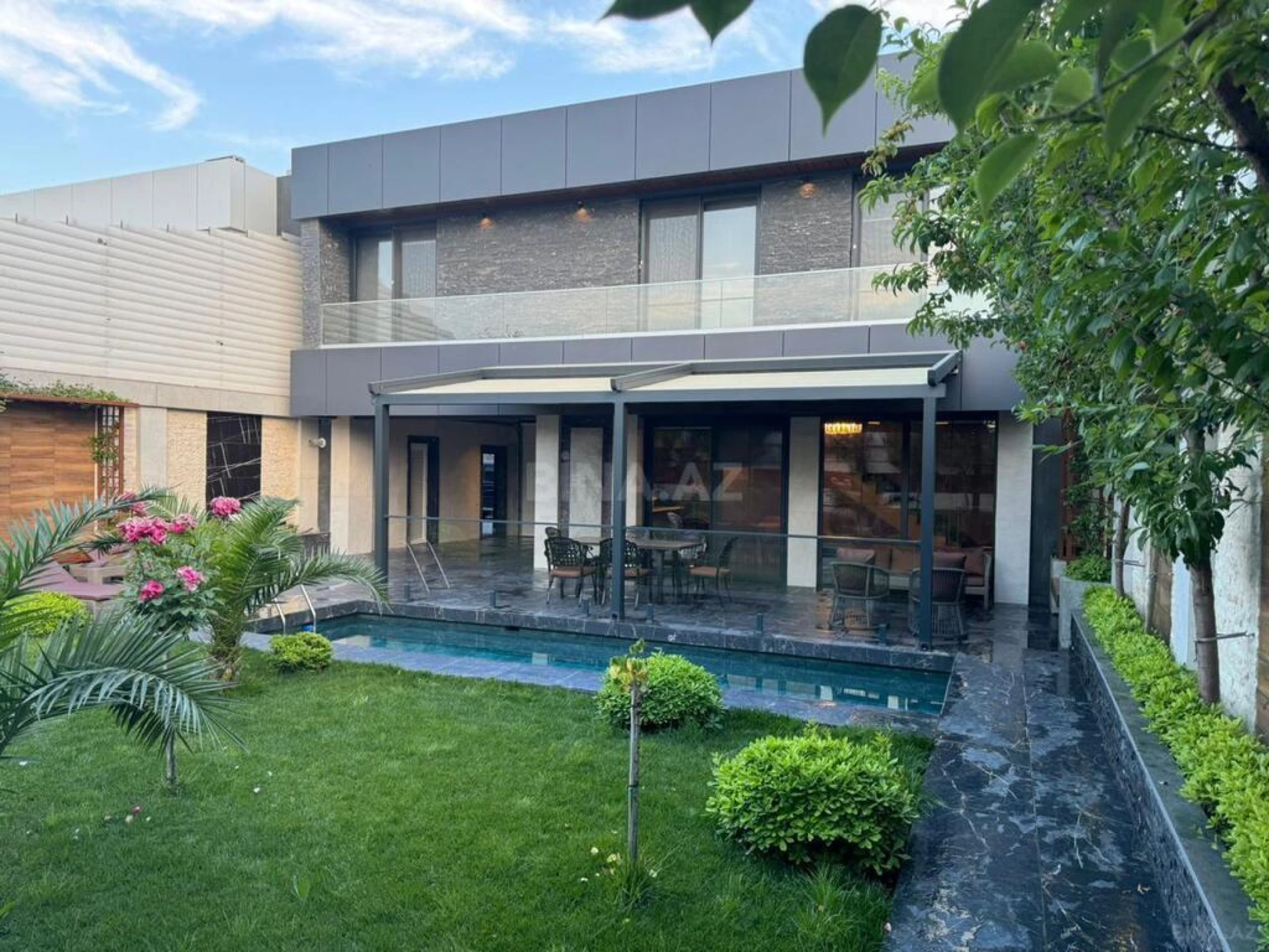 Kirayə verilir 4 otaqlı həyət evi 300 m²