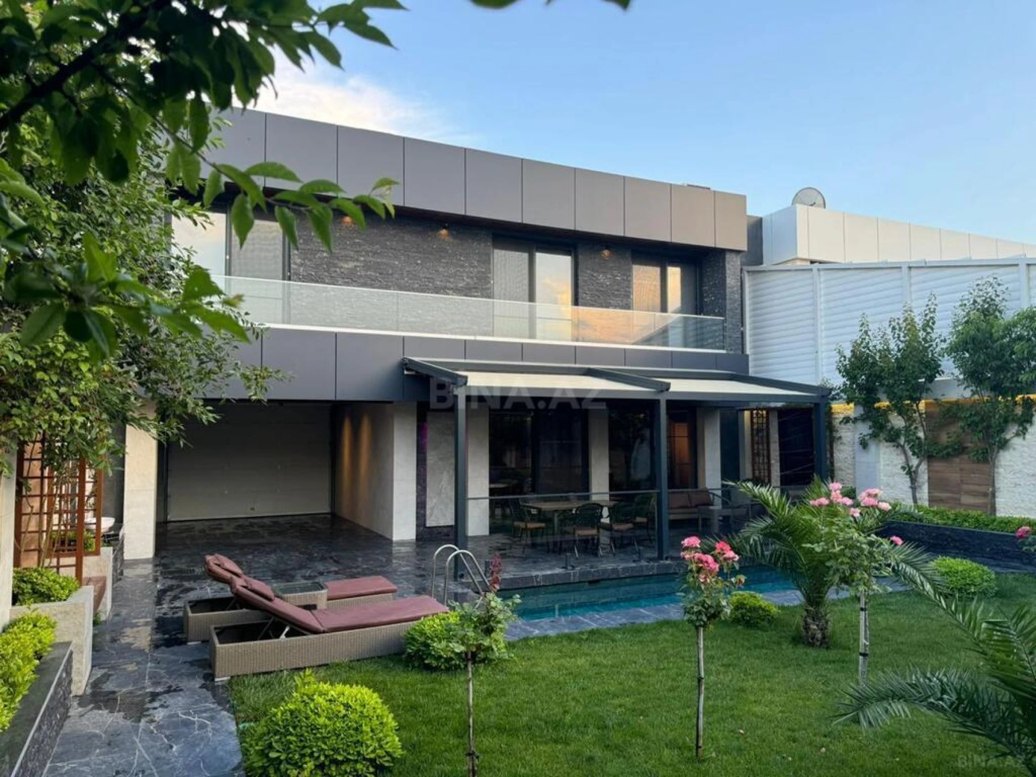 Kirayə verilir 4 otaqlı həyət evi 300 m²
