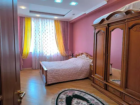 Satılır 3 otaqlı mənzil 145 m²