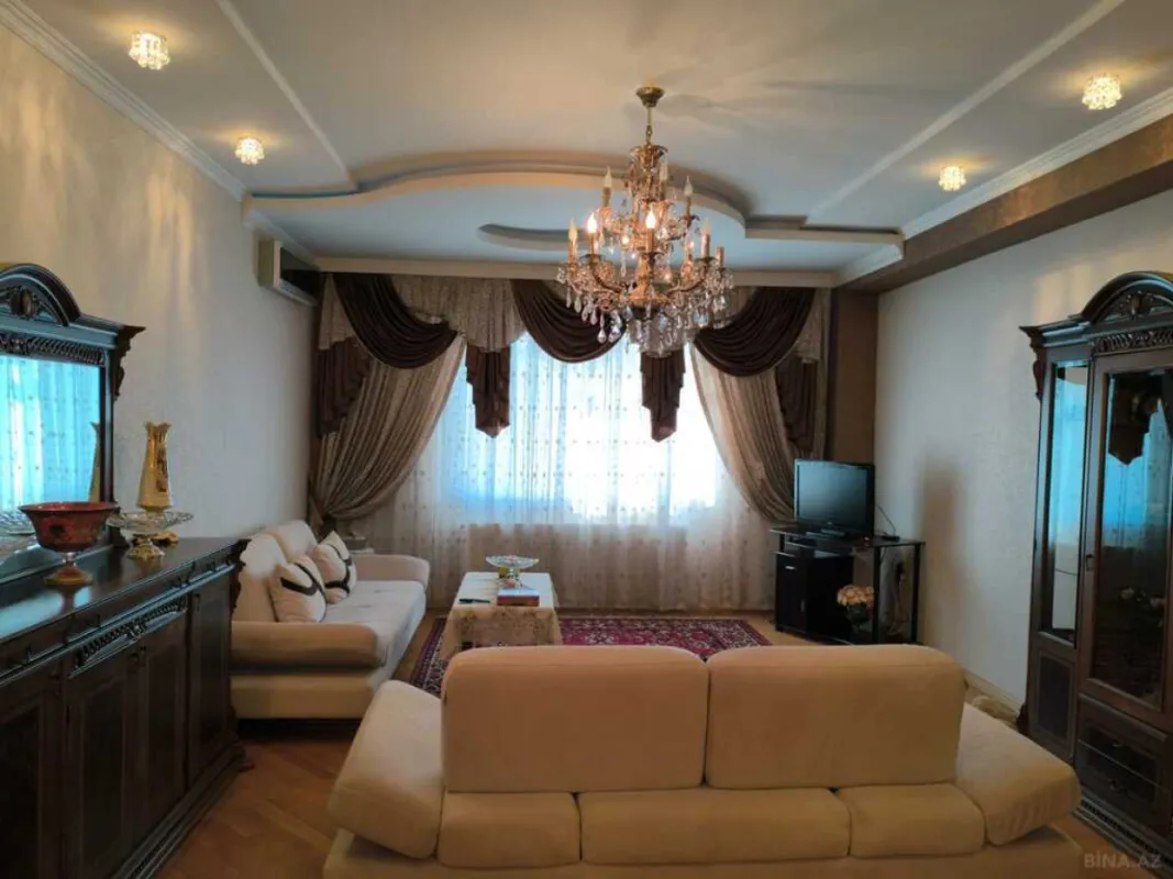 Satılır 3 otaqlı mənzil 145 m²