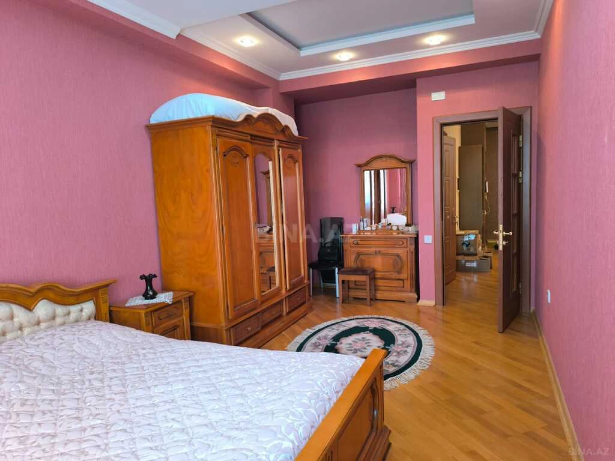 Satılır 3 otaqlı mənzil 145 m²