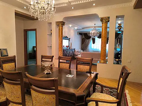 Satılır 3 otaqlı mənzil 145 m²