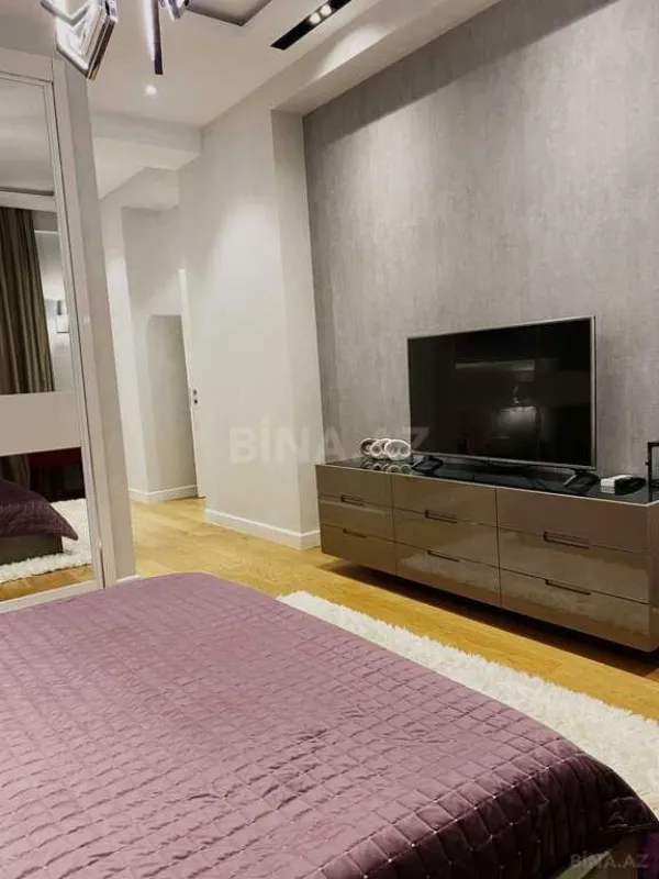 Kirayə verilir 4 otaqlı mənzil 190 m²