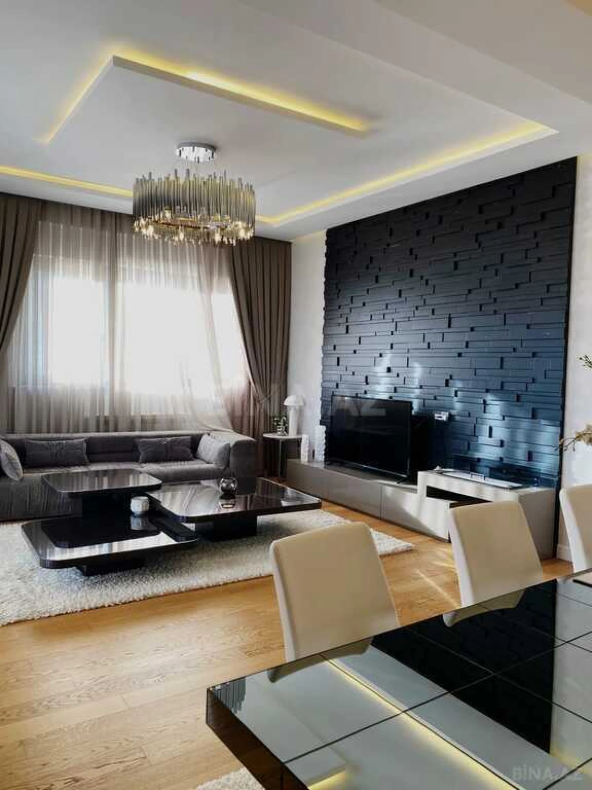 Kirayə verilir 4 otaqlı mənzil 190 m²