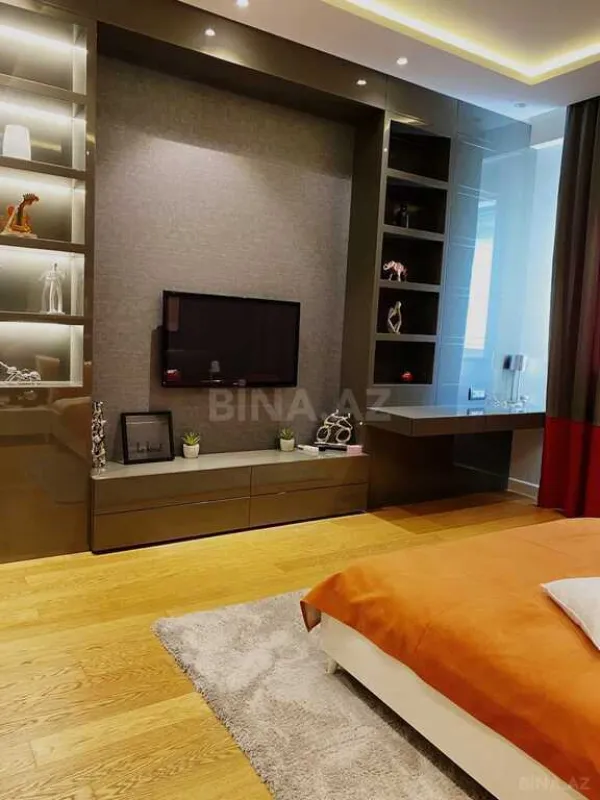 Kirayə verilir 4 otaqlı mənzil 190 m²