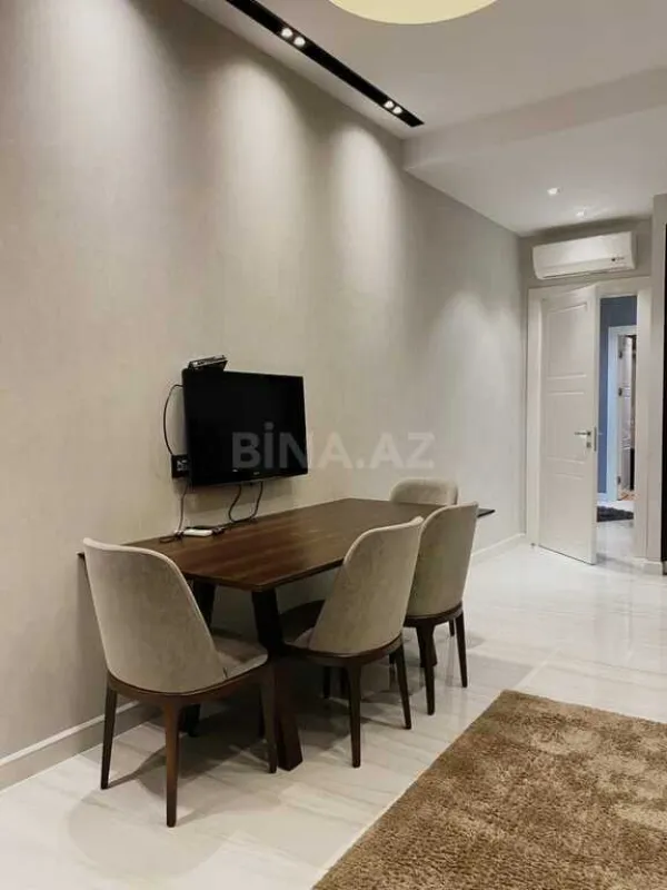Kirayə verilir 4 otaqlı mənzil 190 m²