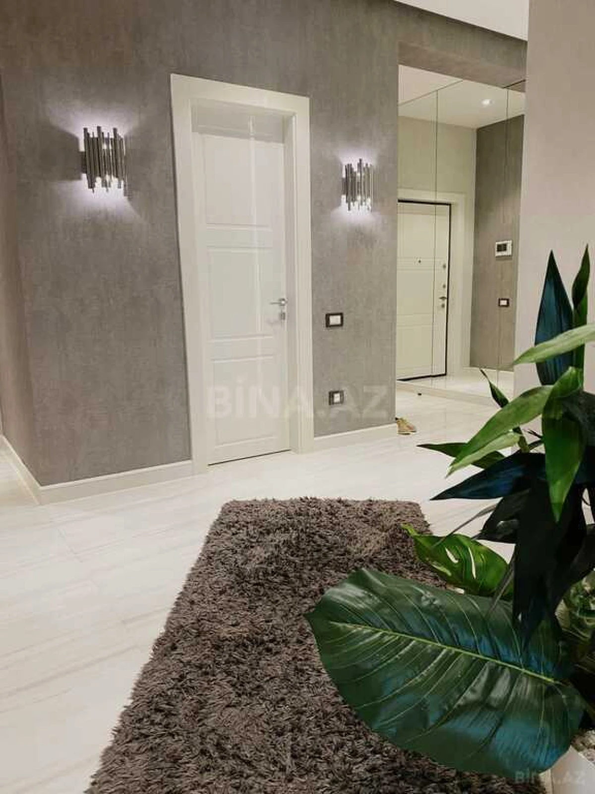Kirayə verilir 4 otaqlı mənzil 190 m²