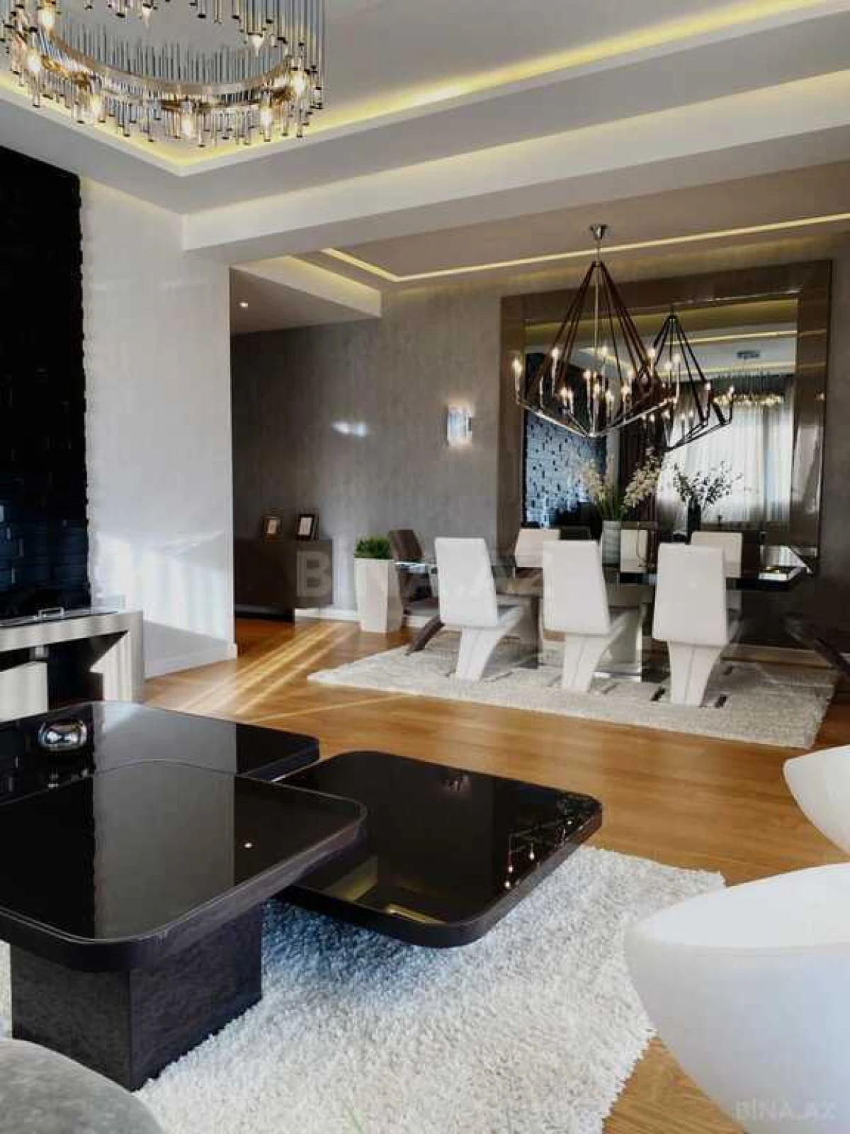 Kirayə verilir 4 otaqlı mənzil 190 m²