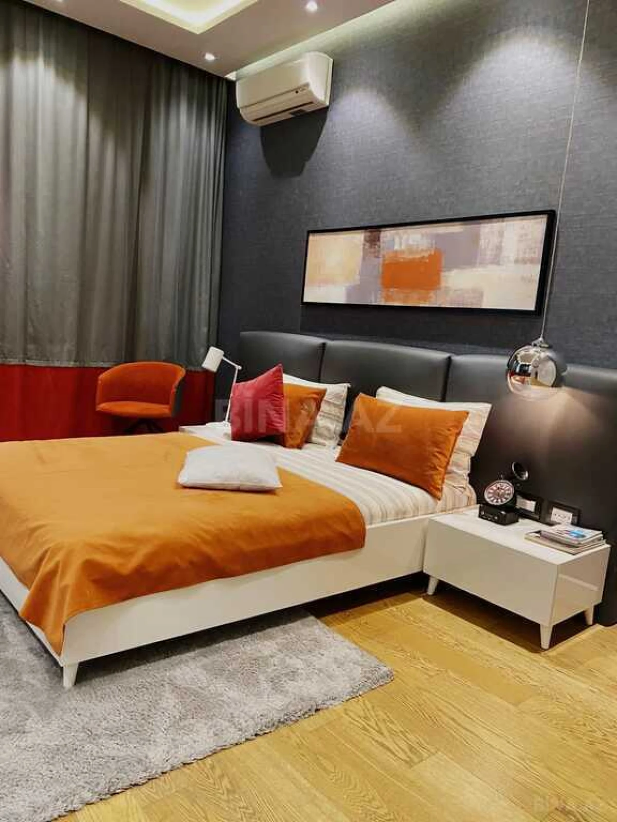 Kirayə verilir 4 otaqlı mənzil 190 m²