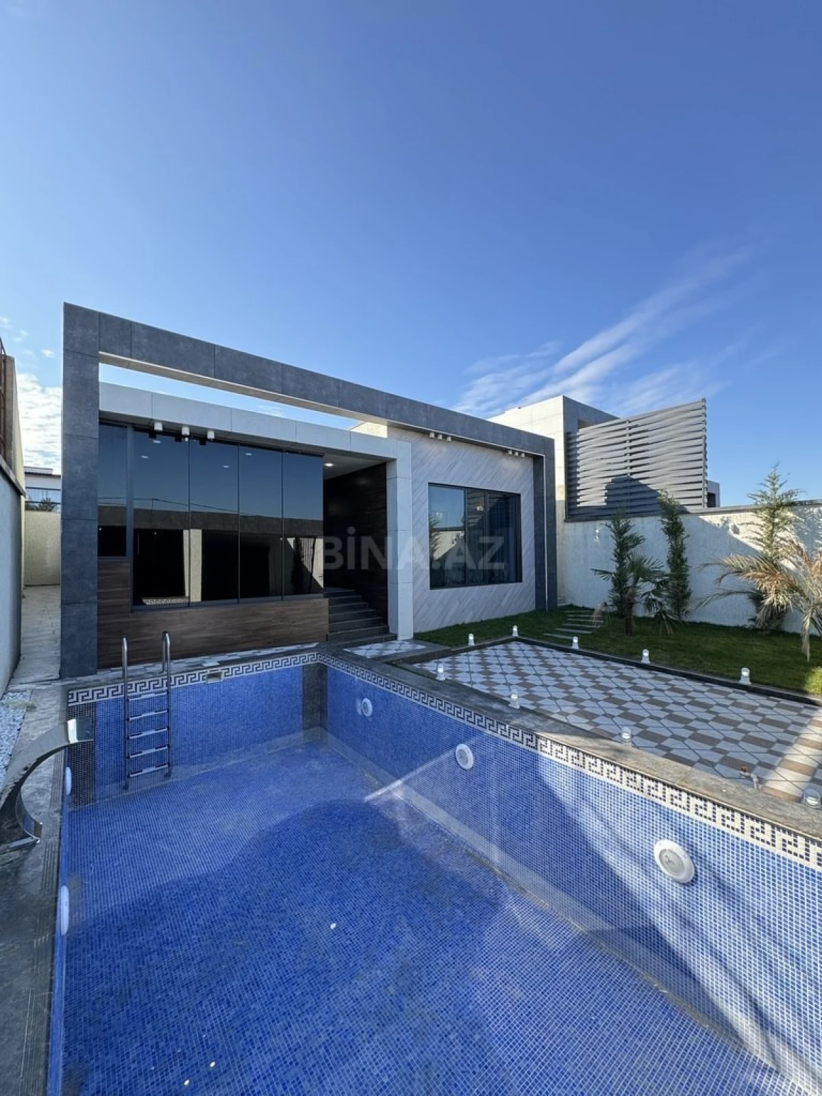 Satılır 5 otaqlı həyət evi 250 m²