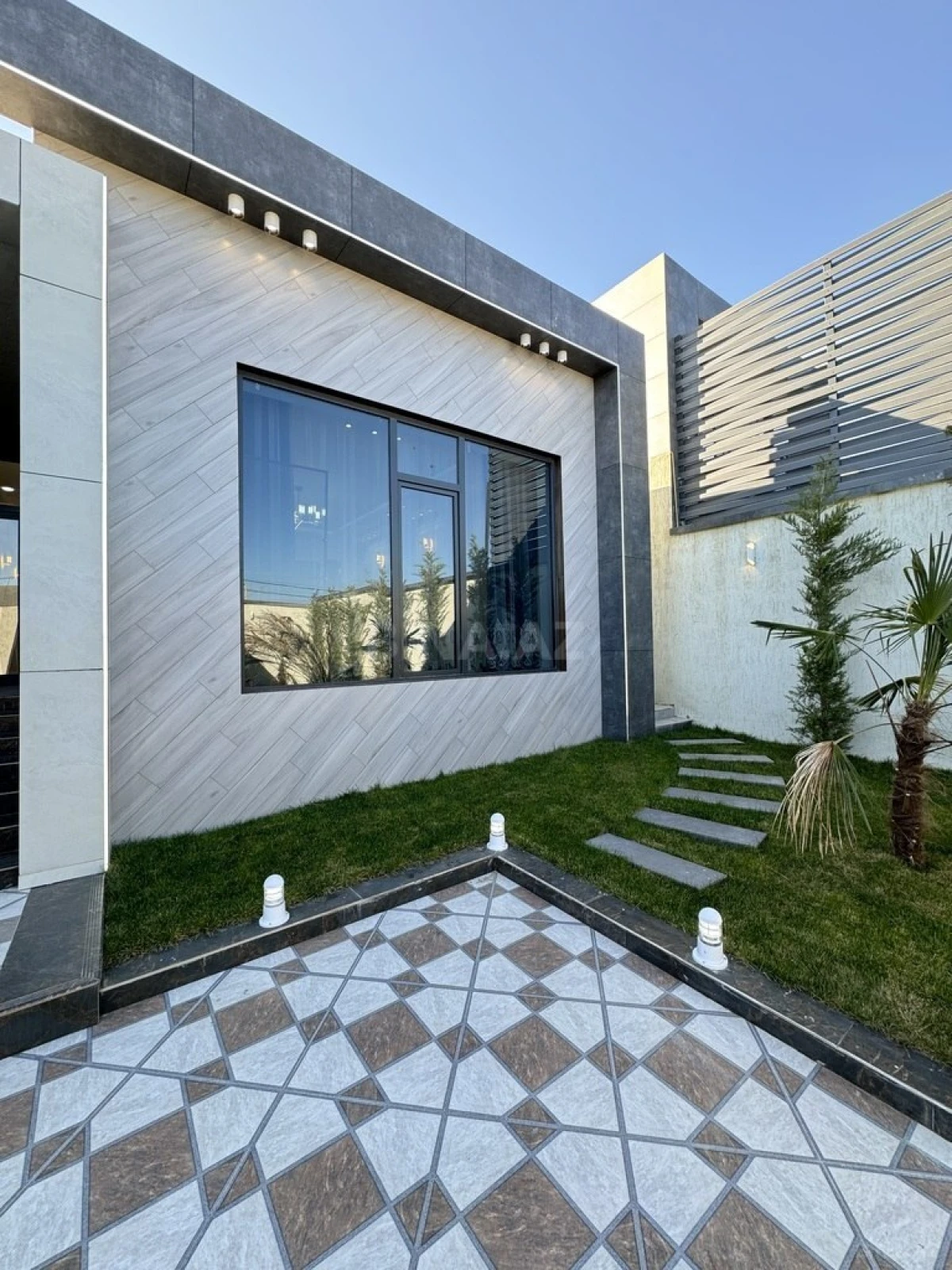 Satılır 5 otaqlı həyət evi 250 m²